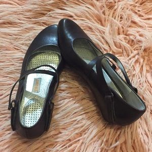 TSUBO women’s dark brown dress shoes